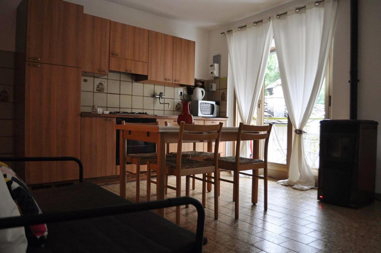 Il Bilocale Della Nonna Villa Locana Eksteriør billede